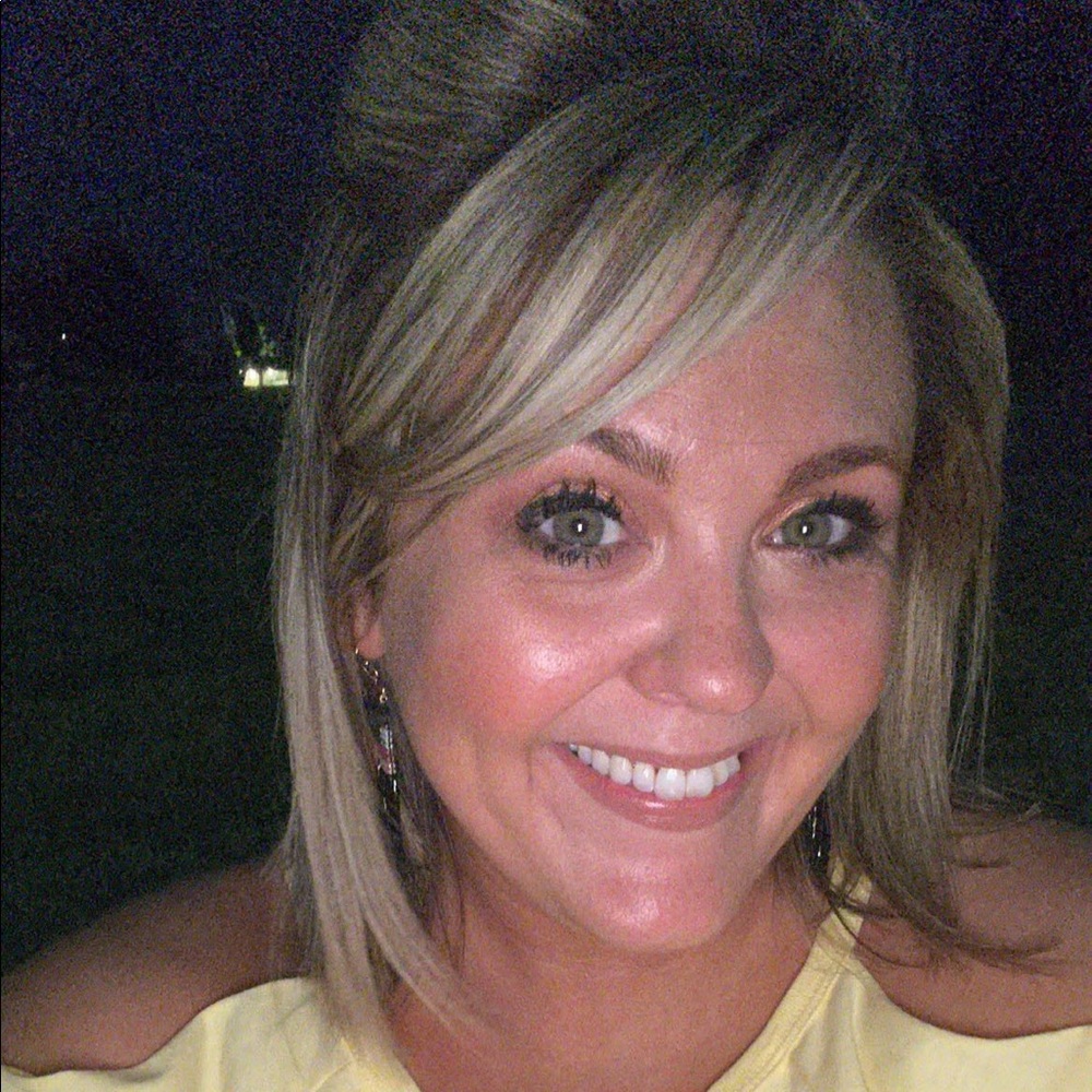 Meet your Posher, Elyse